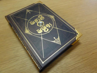 Illustration for article titled The Most Elaborate PS3 Game Manual Ever Made